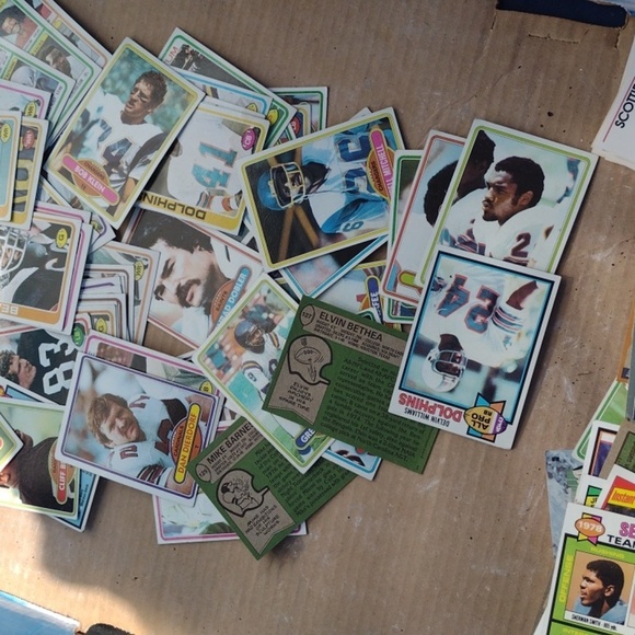 1970's Football Cards - Picture 3 of 4